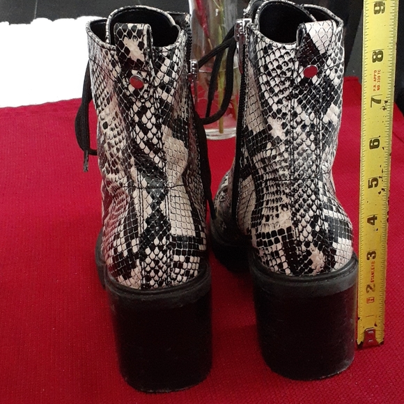 MARC FISHER BOOTIES - Picture 5 of 10